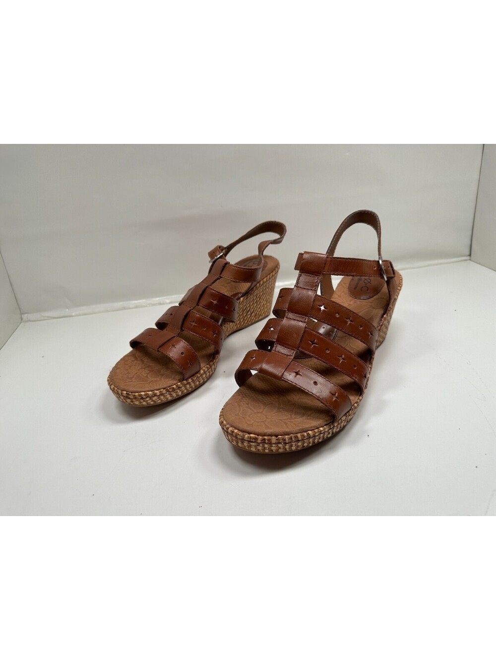 Born Boc Women's 10 Brown Tan Leather Comfort Buckle Strap Floral Wedge Sandal